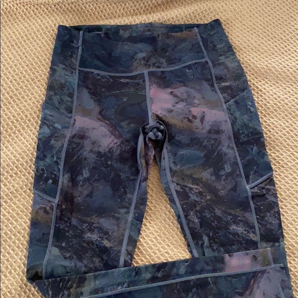 Beautiful print Lululemon workout leggings